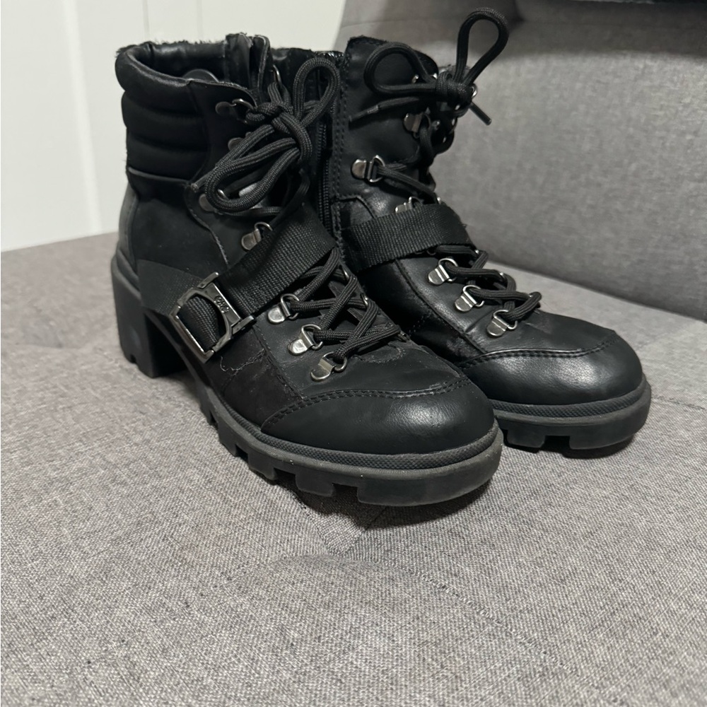 Combat boots